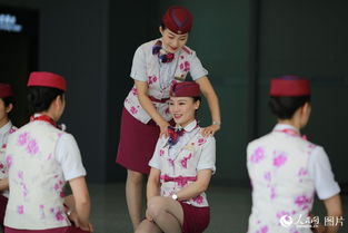 動姐 禮儀培訓(xùn)備戰(zhàn)鐵路調(diào)圖 蹲姿微笑培訓(xùn)一絲不茍
