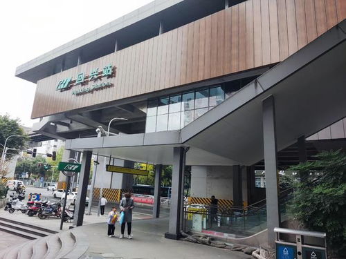 重慶昔日的工業(yè)園區(qū),工廠搬遷反而宜居,游人如織好有煙火氣